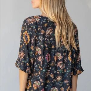 NATURAL LIFE Floral Black Blouse